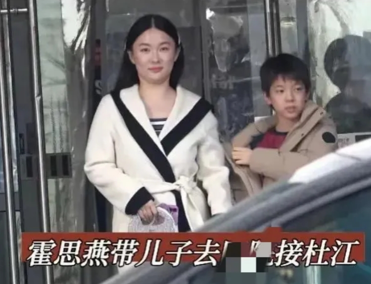 不得不说，

小朋友长得就是快，

感觉上一次看见嗯哼的时候感觉还是在爸爸去哪里