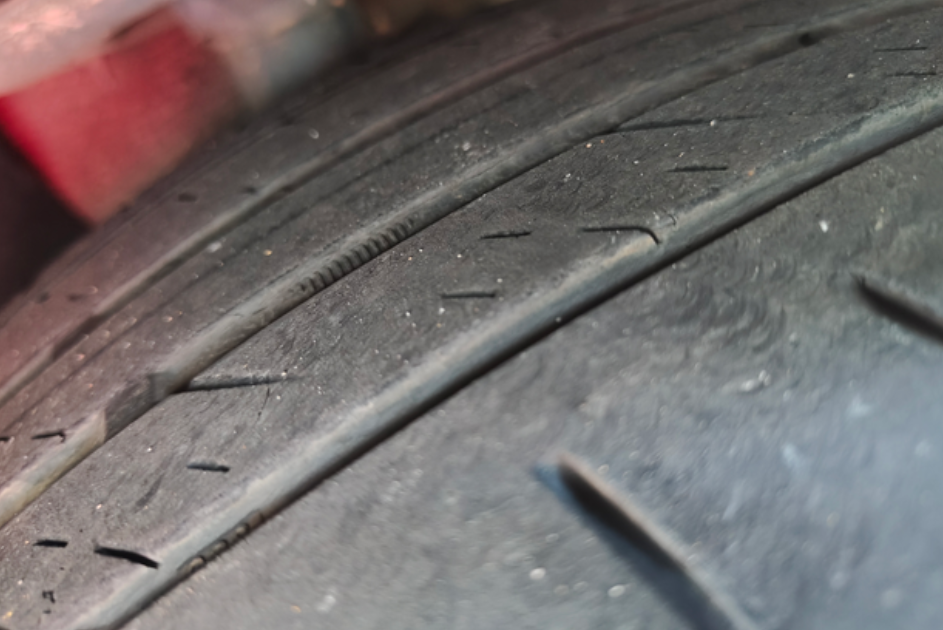 原车佳通轮胎，2万公里时因裂纹，换掉。
朝阳1号，也开了2万公里，快要磨平了。估