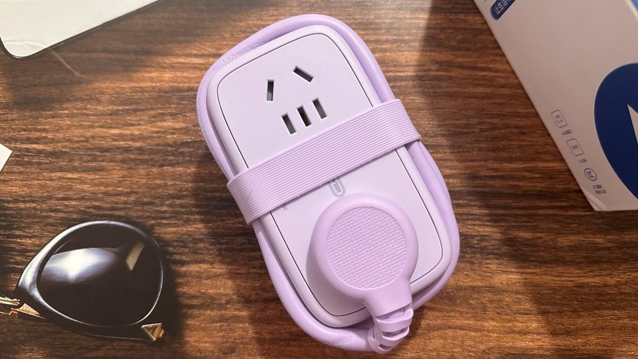 牛顿定律20W快充口袋插排：差旅的“收纳艺术品”，实用得不像话