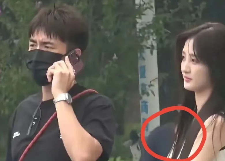 一觉醒来，才发现林更新这个新女友是个狠人
1999年出生的她，据说是“南艺校花”