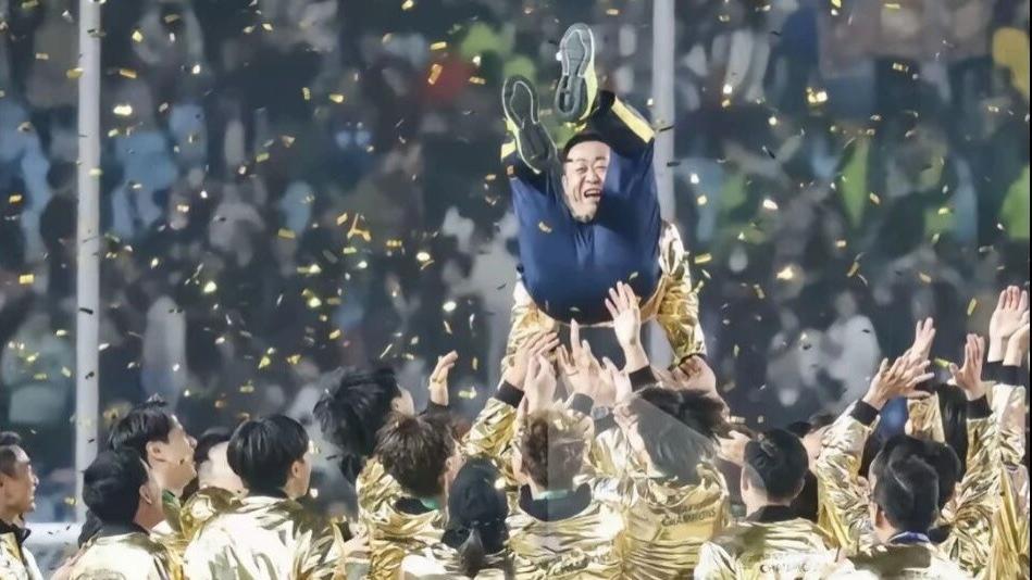 苏超收视率超WTT，冠军教头未得最佳教练，球员抛起来的也不是她