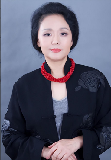 1979年，饰演潘金莲的廖学秋因为拍戏，和老公分别了六个月，她归心似箭，往家赶，