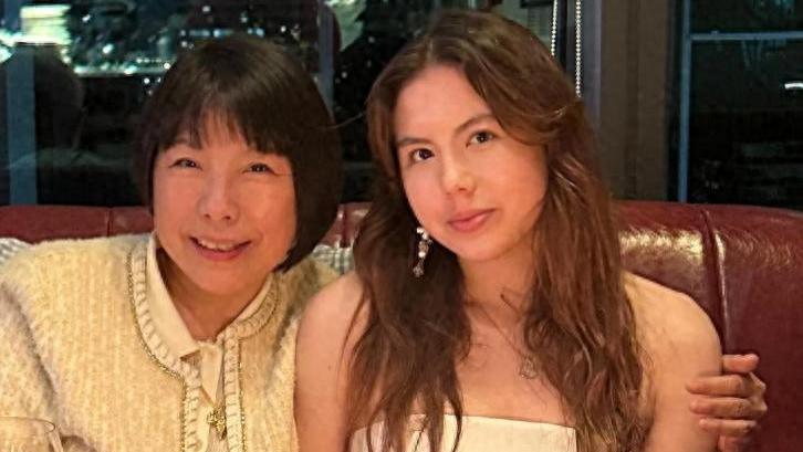 张宇为18岁女儿庆生，母女合照如复制粘贴，混血女儿精致像洋娃娃