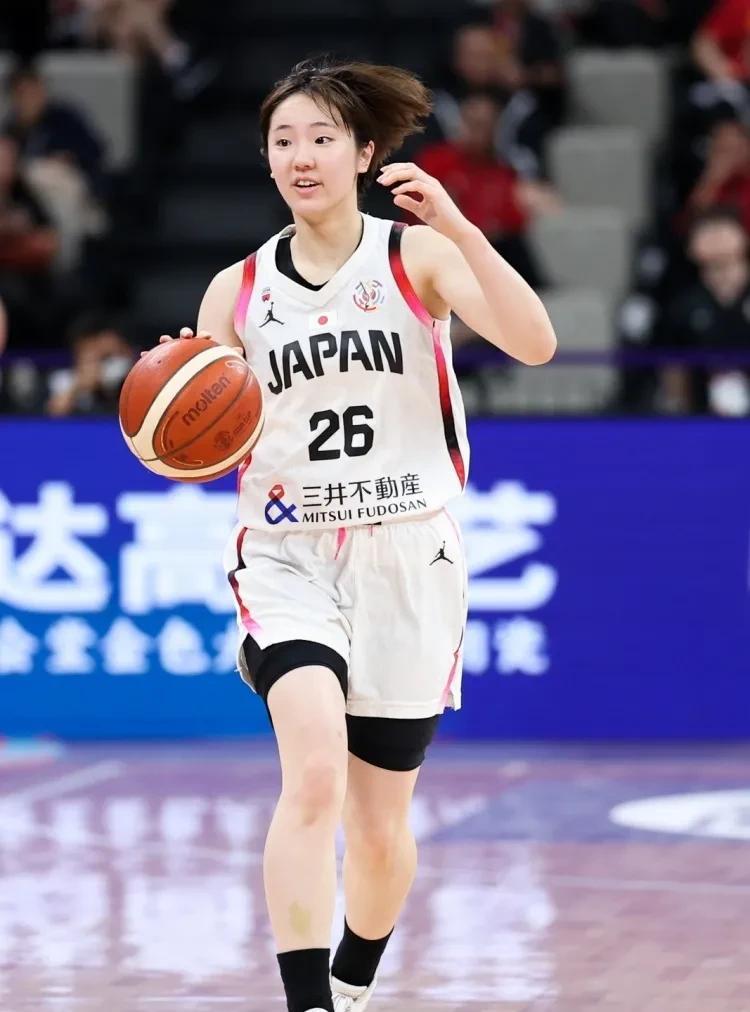 19岁身高172CM的田中心27分和32岁1.83CM的宫泽夕贵18分，两人联手