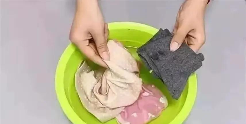 有调查统计表明：在一段亲密关系中，如果出现“微小抵抗”现象，比如女生拒绝为男生清