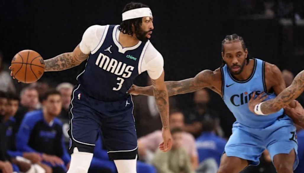 据NBA记者Zach Lowe报道，密尔沃基雄鹿队和洛杉矶快船队可能会追求独行侠