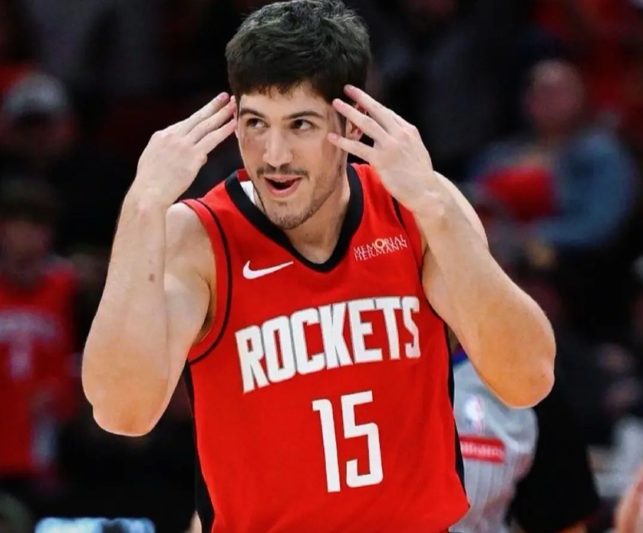 可笑！居然还有说谢泼德不如卡斯尔的！！！
如果不是小谢，能赢上赛季苦主勇士？第三