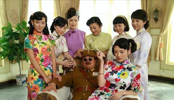 解放后，川军名将范绍增面临抉择：七位妻子，只能留下一个。



新中国成立后，倡