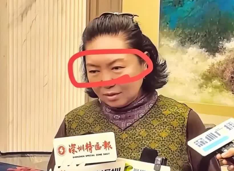 原来宣布媛媛火化消息的人是田院长。田院长非常有眼光，辛柏青刚一毕业，就被她选中，