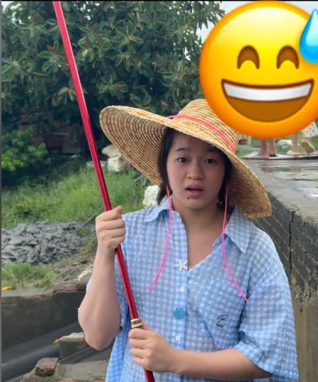 陈芋汐世锦赛10米跳台摘金，
实现四连冠后激动落泪！
从来只见新人笑，何曾见得旧