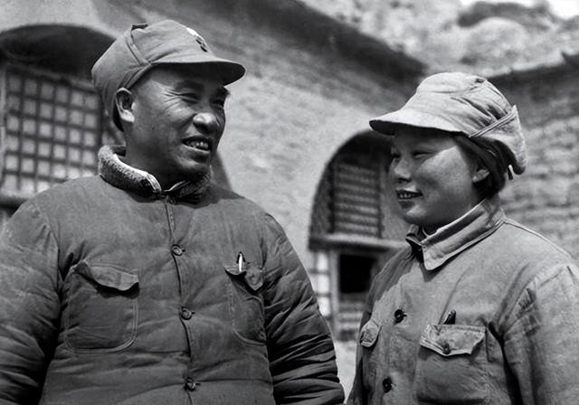 朱老总为什么住400平方米房子，其它元帅住195平方米房子？
新中国刚成立那会儿