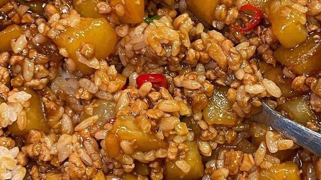 香浓软糯的肉末土豆拌饭家常美味轻松上手