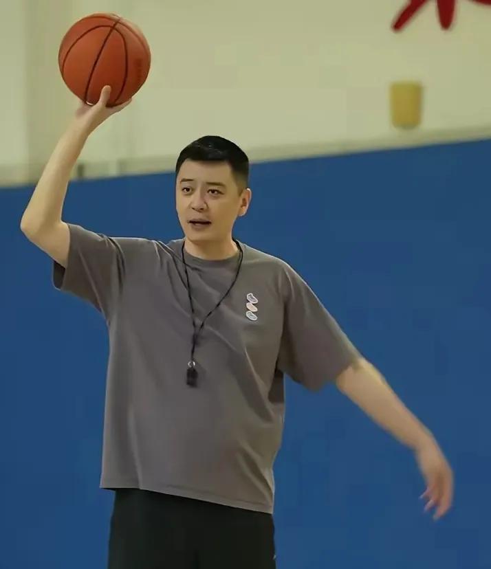 什么杰隆布朗，什么巴里布朗，我只看好凯尔特人的杰伦布朗，辽篮有能耐就把他弄来，他