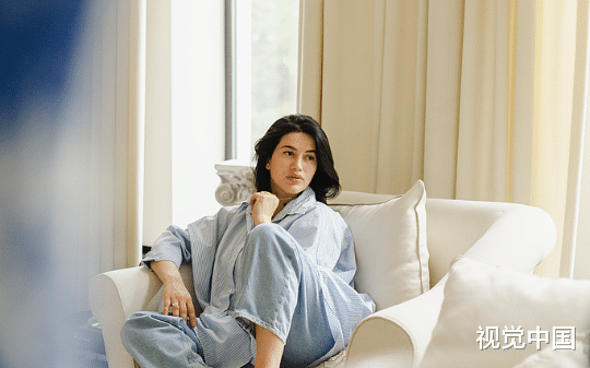 儿子哮喘发作退出运动会后，我在半夜收到班主任消息：你儿子退出了，那我们班级荣誉怎么办？