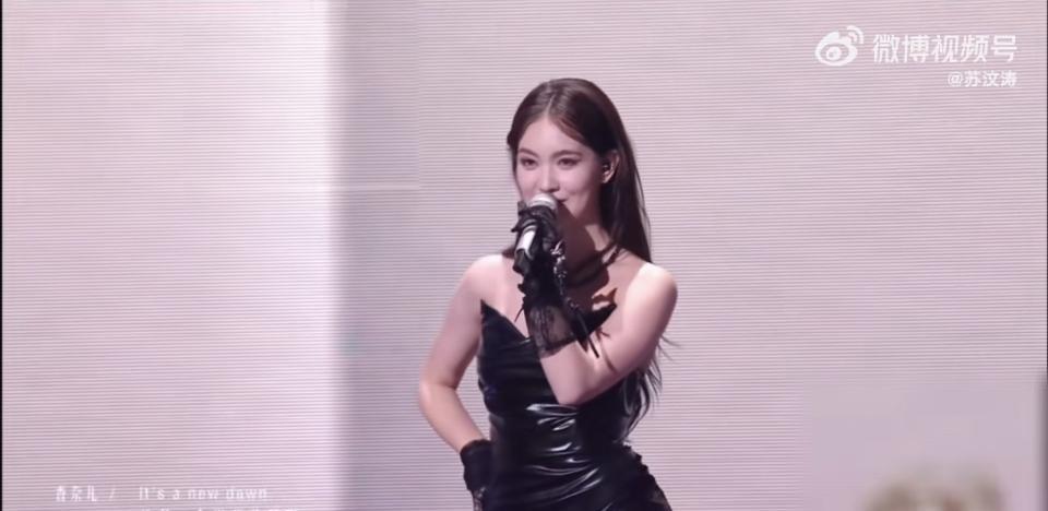 最近“香奈儿是女王”这话题吵得热闹，可不是说那个卖包包的奢侈品牌哦！
是童星出身
