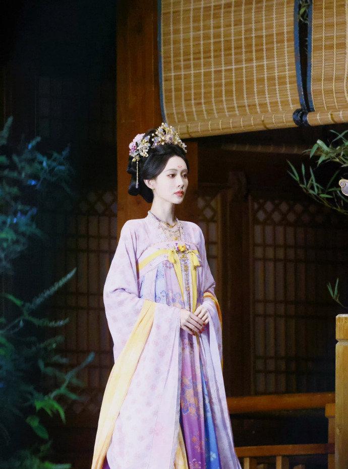 #孟子义演技# #孟子义尚公主垂耳兔造型# 孟子义这波美到犯规，垂耳兔萌化人心，