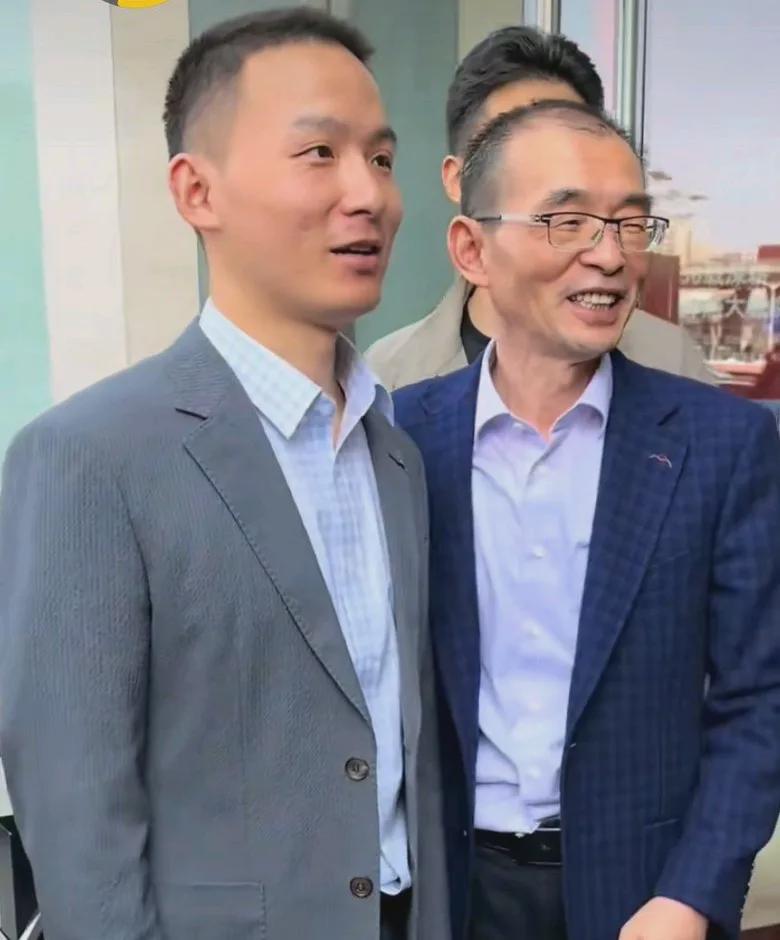 传闻谢浩楠认亲过程未告知买家，他并未将认亲视为要事，故而预估两天即可完成仪式，系