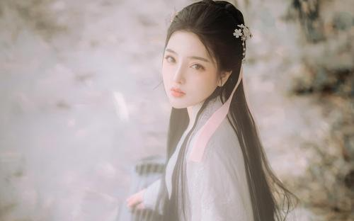 上一世，夫君对我整日冷眼，直至中毒惨死；再次重生，我主动避开他，他却又来招惹我...