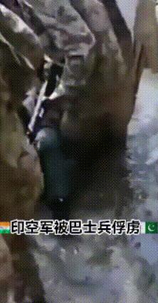 三哥关键时刻掉链子，这次飞行的“鹰”摔进了巴铁手里，原来巴铁也喜欢抽脸[我想静静