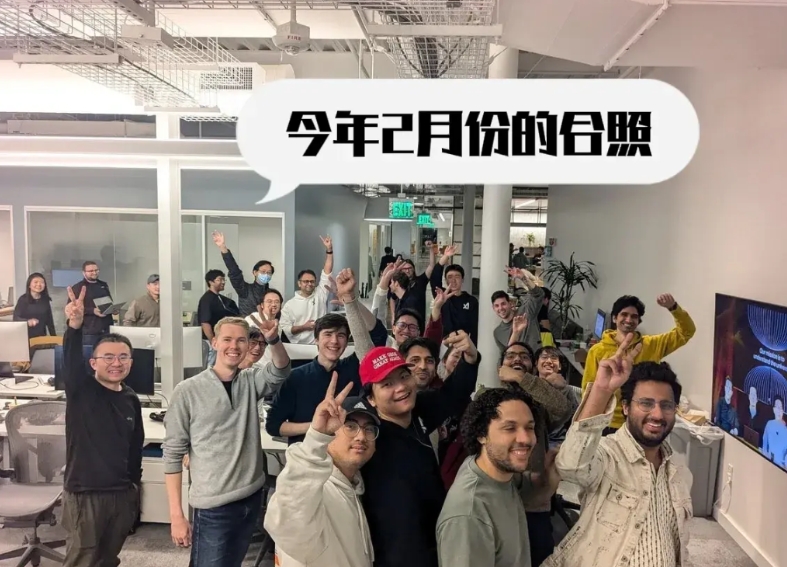 马斯克在买下全球最大社交平台后，开始着手开发自家的AI大模型。

他甚至称要打造
