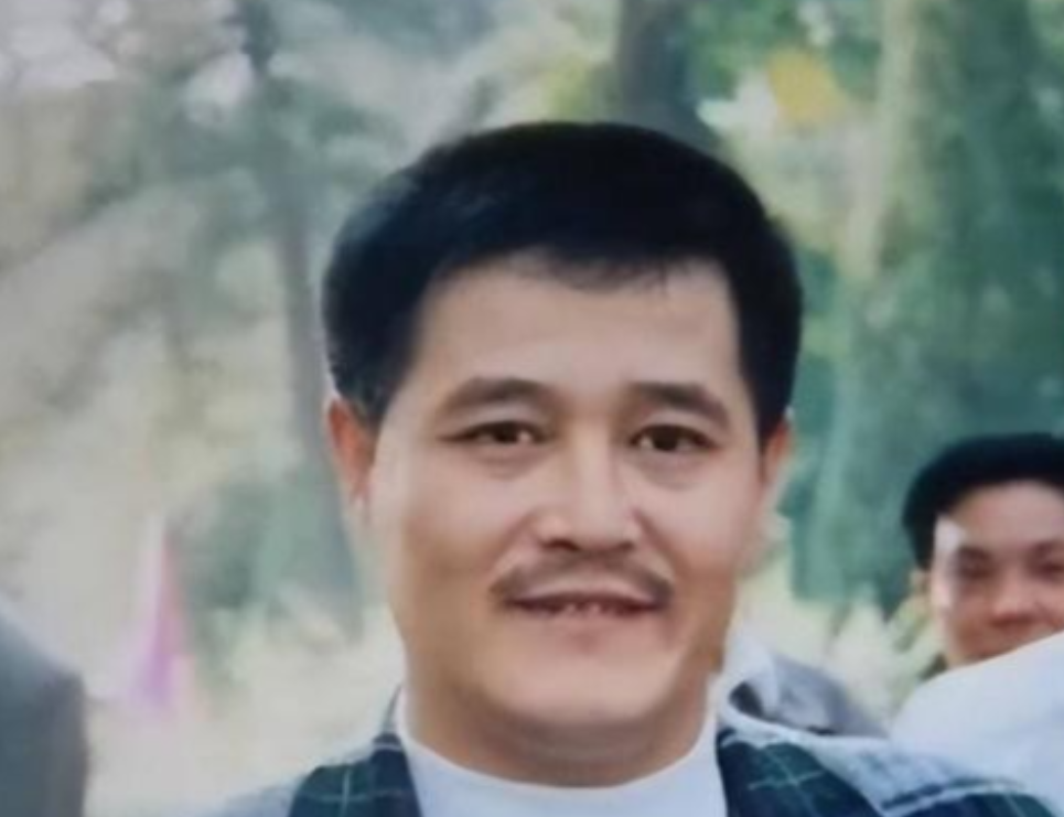 1991年，赵本山对原配葛淑珍说：“我们离婚吧！”葛淑珍很平静：“离婚可以，但你