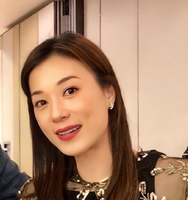 被刘德华征服过的十位女明星
一、林志玲
二、李冰冰
三、陈妍希
四、陈乔