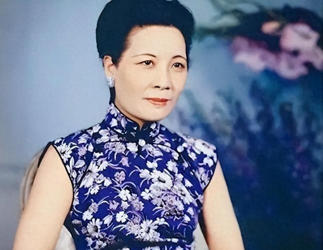 民国夫人宋美龄，私生活奢靡得令人发指，这样的人也叫伟大女性？众所周知，宋家出了三