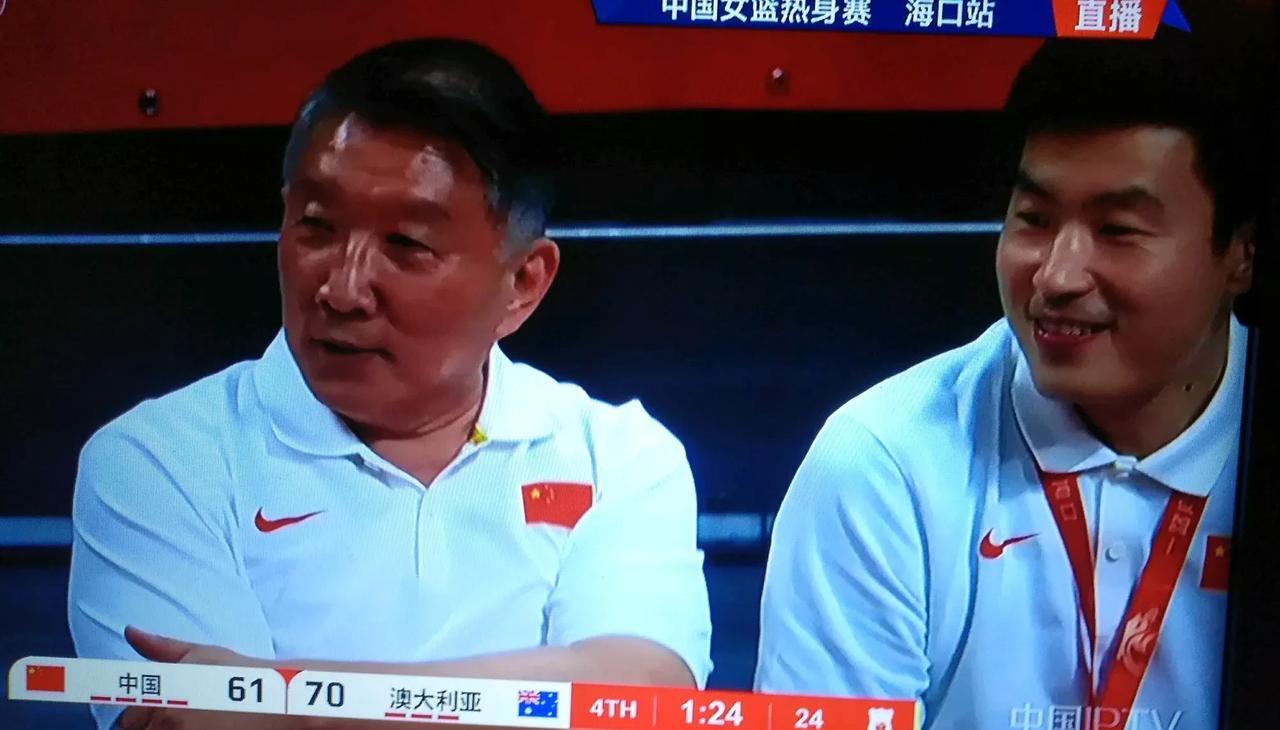 中国女篮遇到了澳大利亚这样的强队，一场球就被打回了现形。宫鲁鸣主教练用尽了一切办