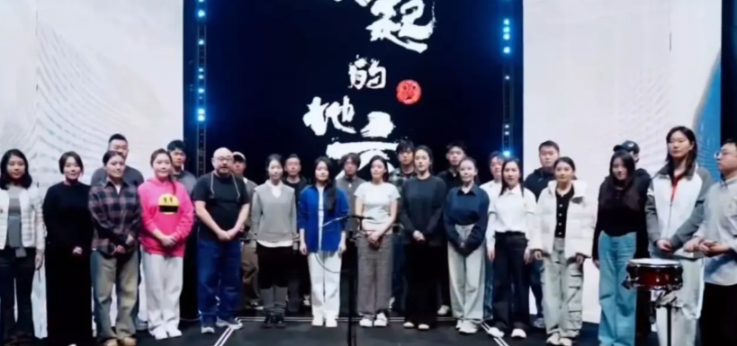 刀郎发武汉宣传视频，演唱会未演先火，
刀郎每场演唱会都有惊喜，没想到武汉演唱会，