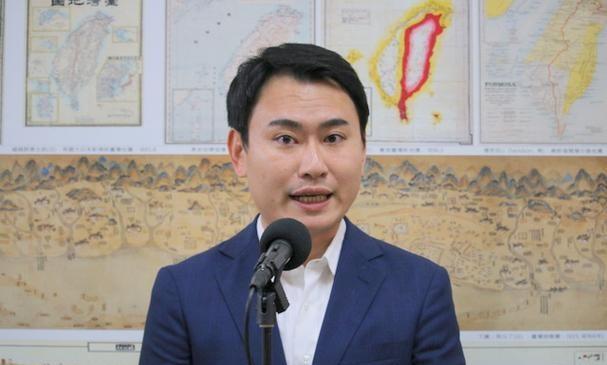 “台独”分子大放厥词。据台媒报道，美国空袭伊朗三处核设施，台湾民进党“立委”陈冠