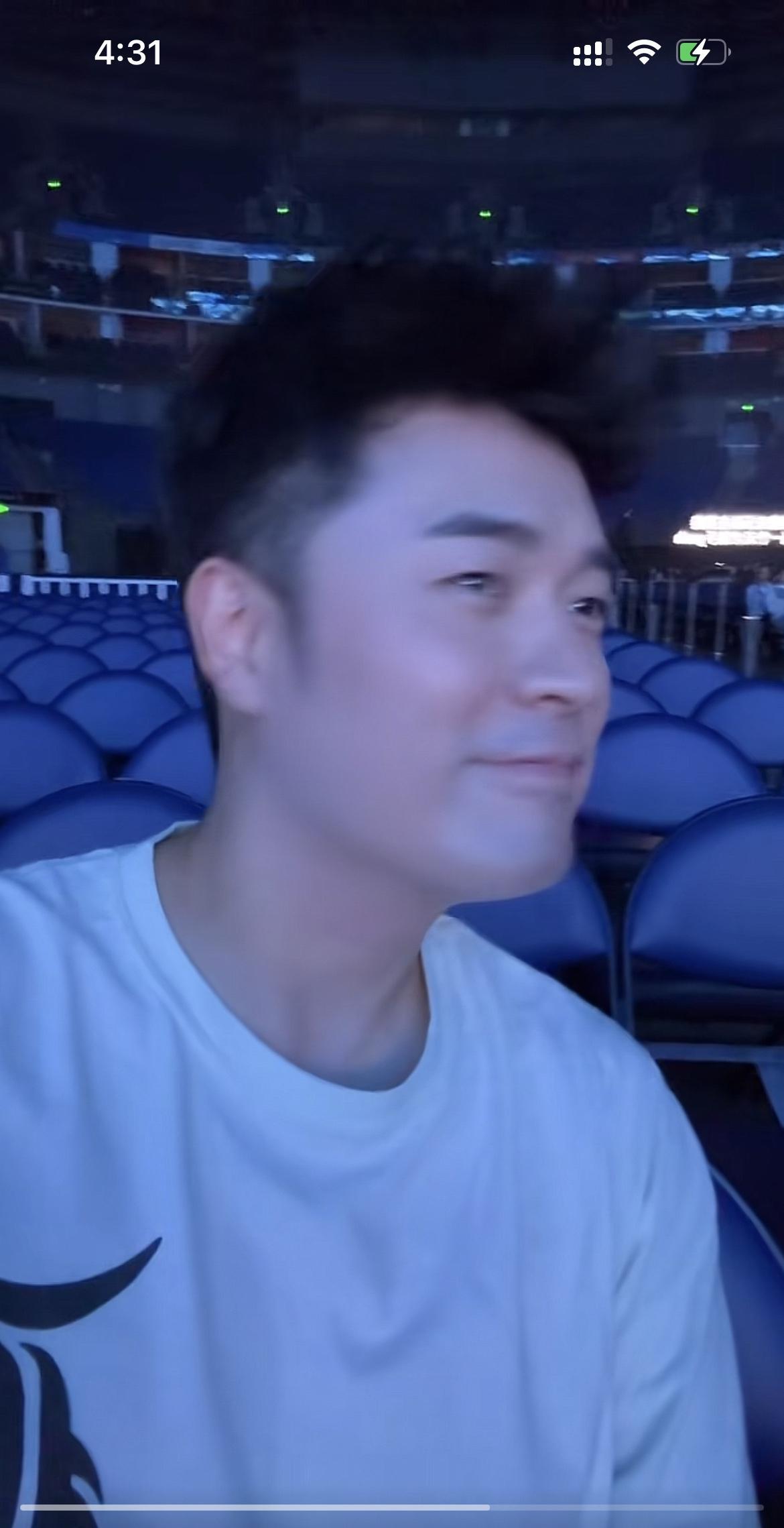 鹿晗演唱会变五哈团建现场，
尽管 陈赫一直在吐槽鹿晗不给他票，
但他还是来了，