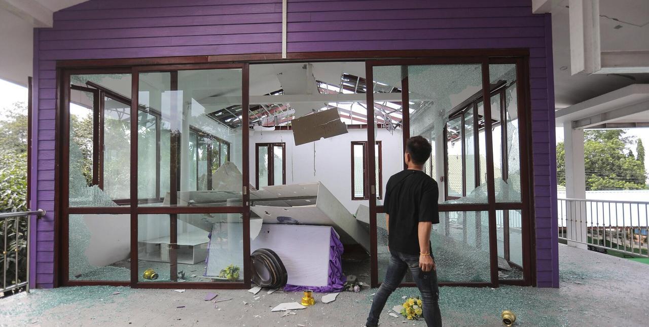 #头号创作者激励计划#柬方：泰媒关于泰军空袭摧毁柬军指挥部的报道是假消息
俄罗斯