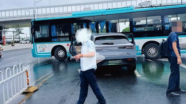 试驾问界智驾功能，乘客脊柱骨折，怎么赔？