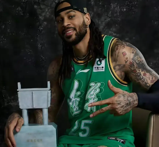 辽宁队本赛季没有选择莫兰德就是个错误！
可以说，赛季初，没有给莫兰德注册这件事没