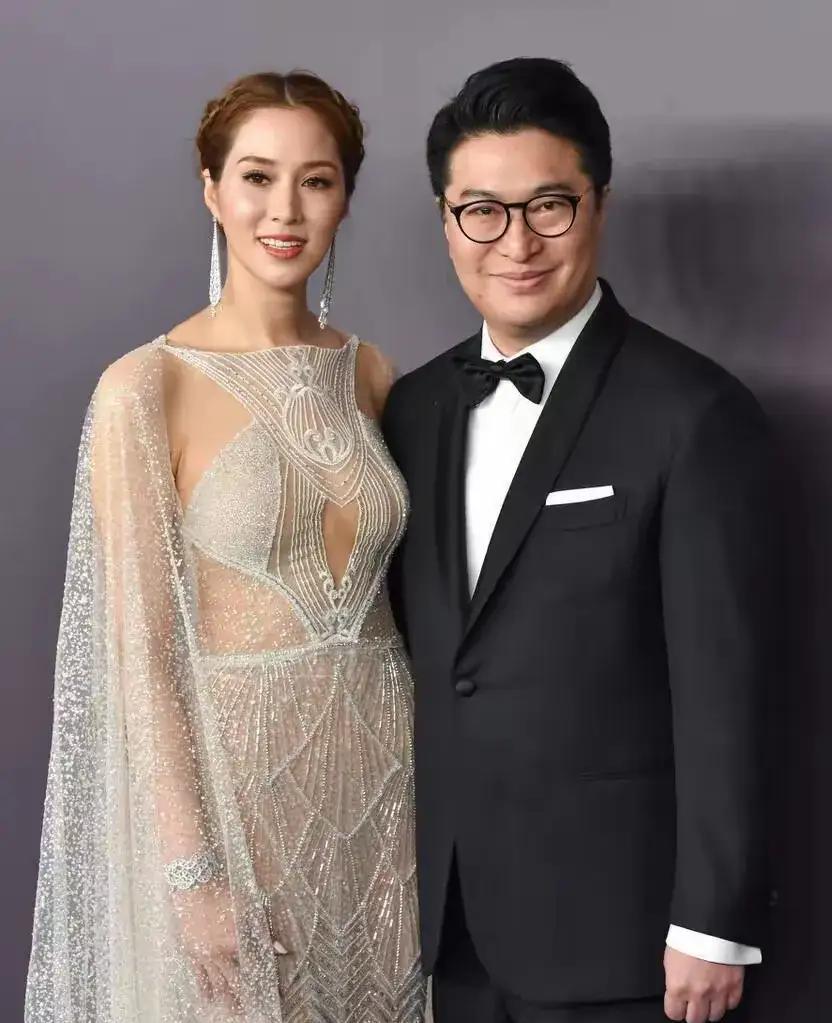 1996年，李家诚带着年轻漂亮的女友陈淑仪回家见家长，李兆基二话不说就棒打鸳鸯，