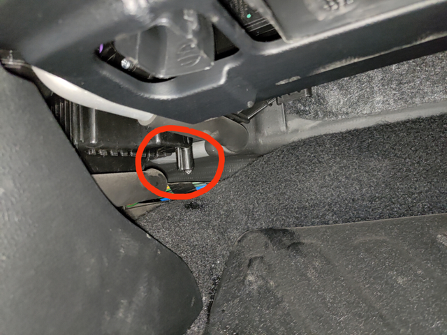 星瑞副驾下面漏水
星瑞有没有出现这个位置漏水的车友啊？
你们都是怎么处理的