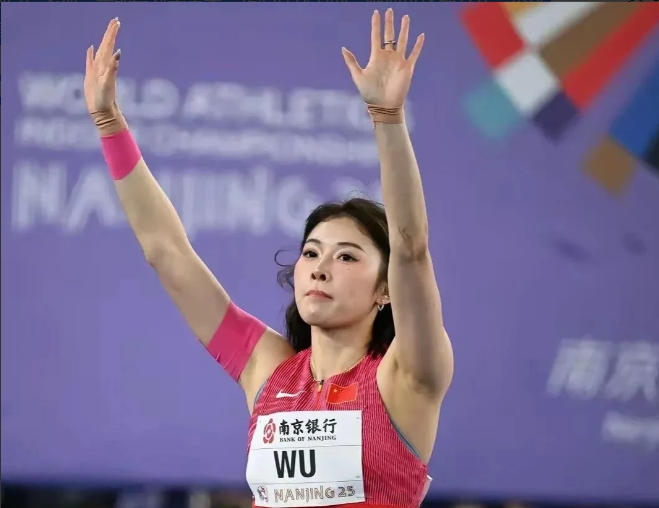 吴艳妮说：“在亚洲，只要我不失误，那我就是冠军。”

她说：“在国内，我的实力是
