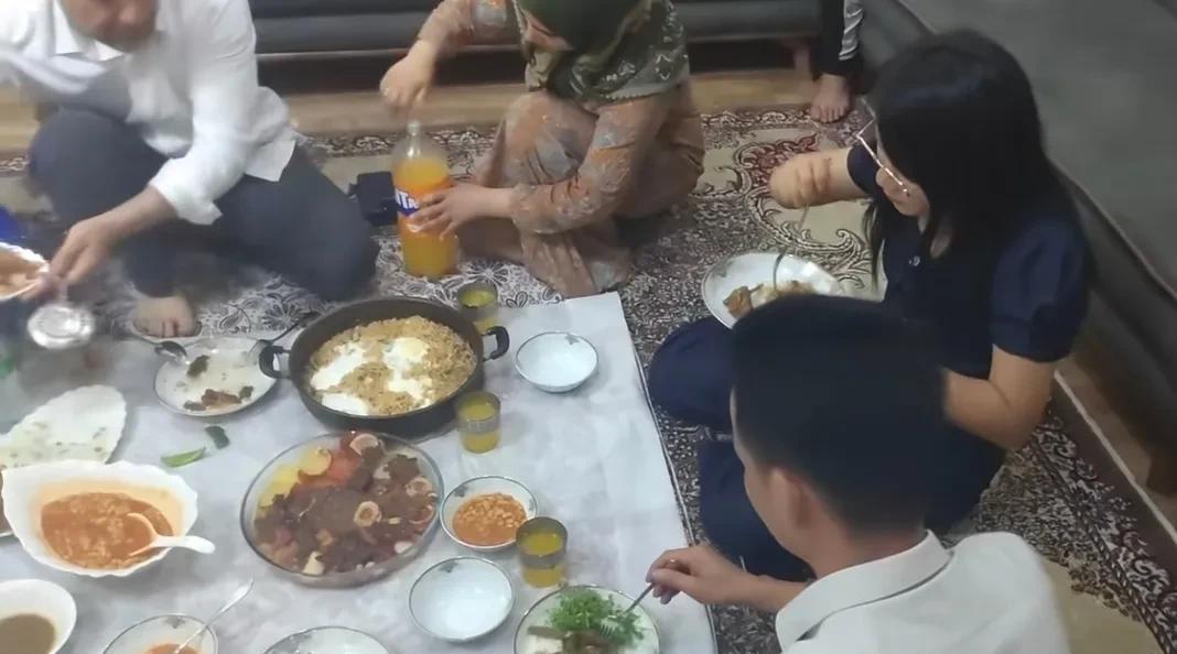 如果不发生战争，现在很多国家都能过的很好！
目前，以色列与伊朗打的如火如荼，夹在