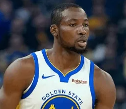 湖人是需要关注的是对乔纳森-库明加感兴趣的球队之一。
某记说道：“紫金军团在本次