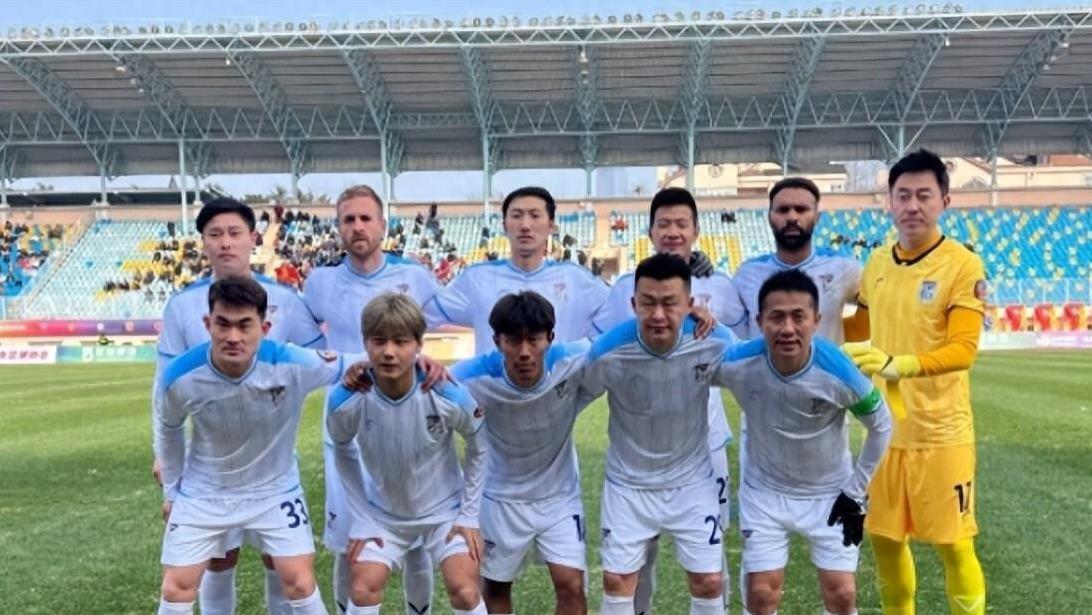 19岁的中锋踢中超舒服，他直接进球爆发