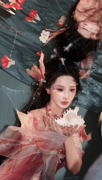 完全看不出来姐姐已经35岁了，彭小苒女神级别的