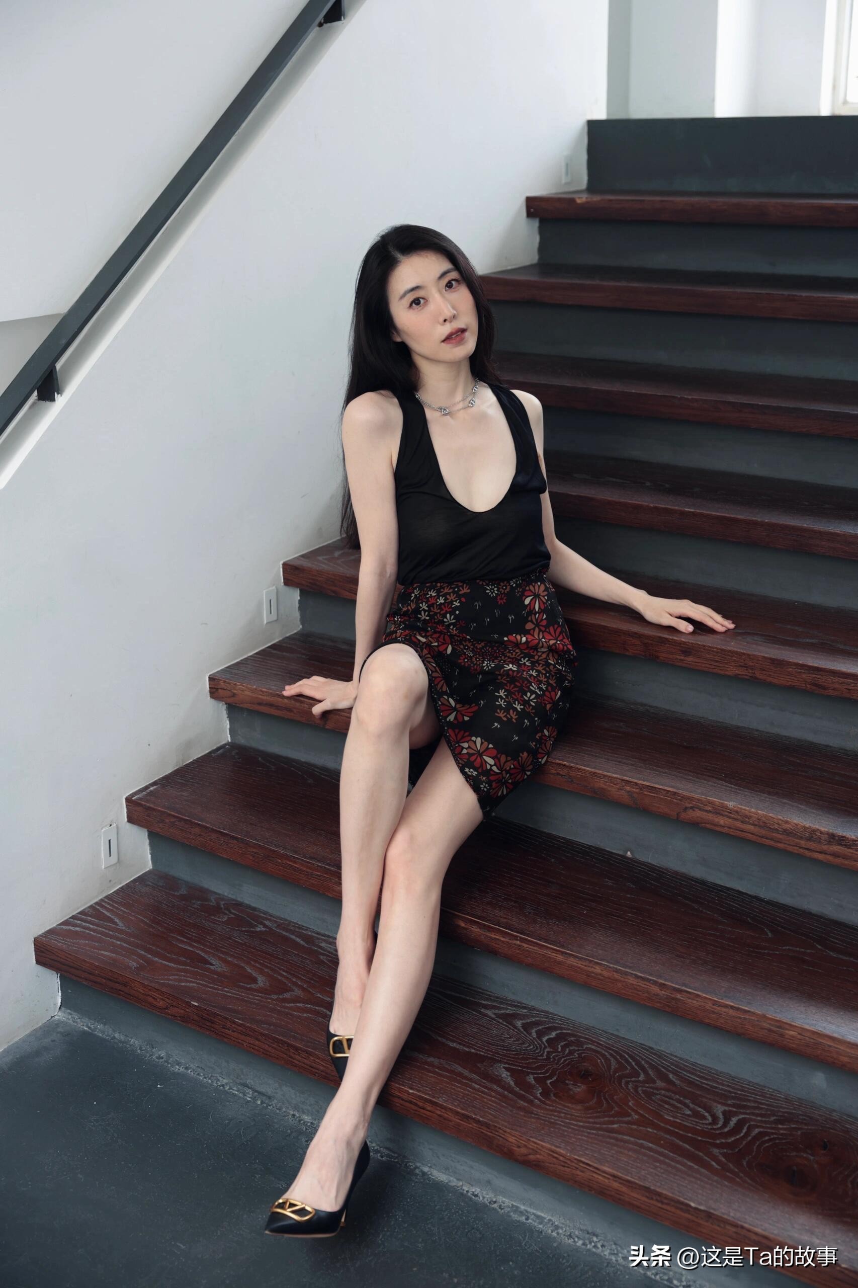 一周至少和老公恩爱两三次，
一次不低于十分钟，
女人不管上了年纪与否，
都要明白