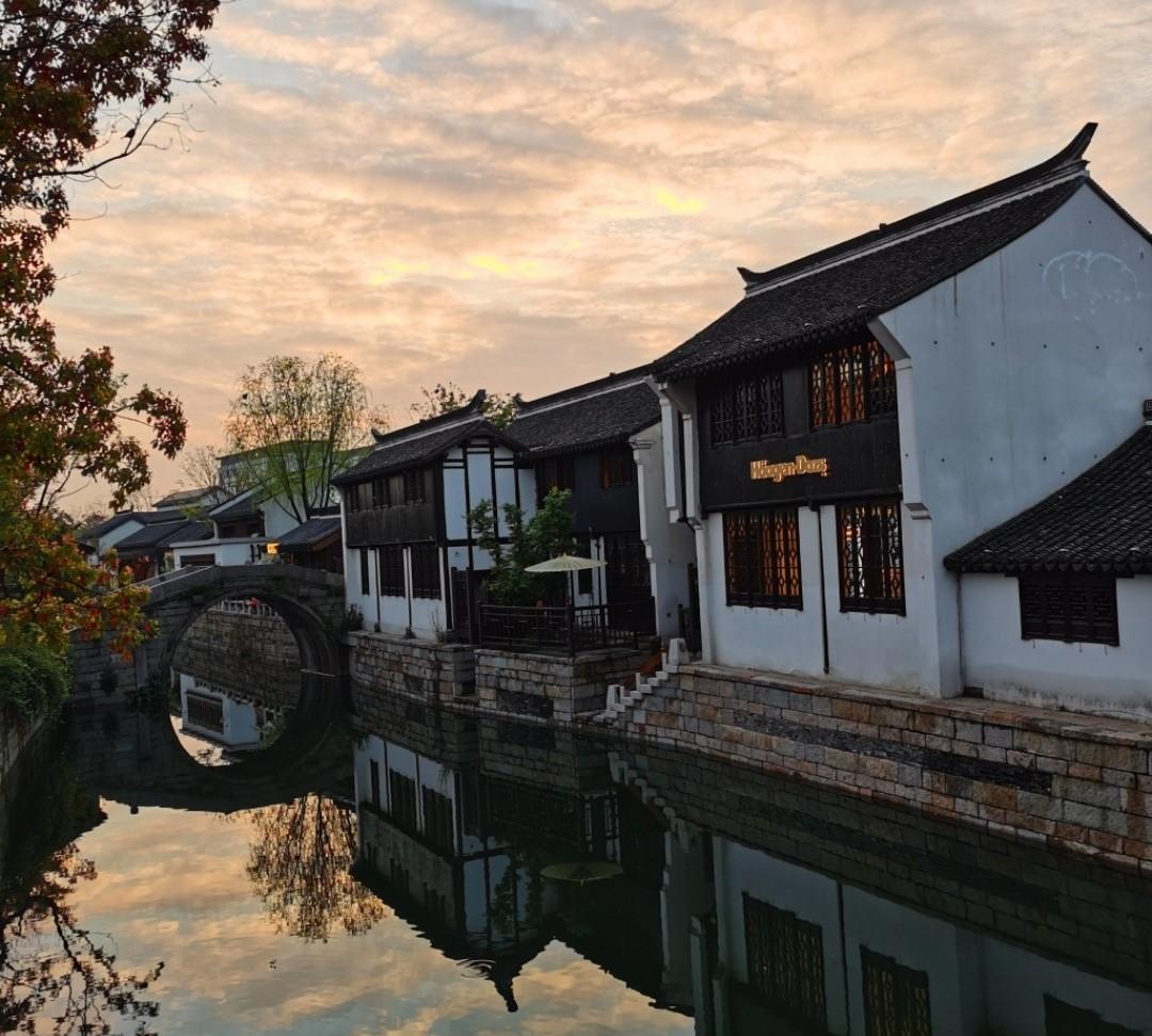 一个家庭里，
如果有一个人混搅搅，
那这个家庭就不会安宁，
更不会兴旺发达，
不