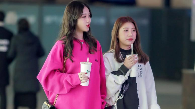 卫衣日常穿特别有范儿，活力感满满，增加青春气息