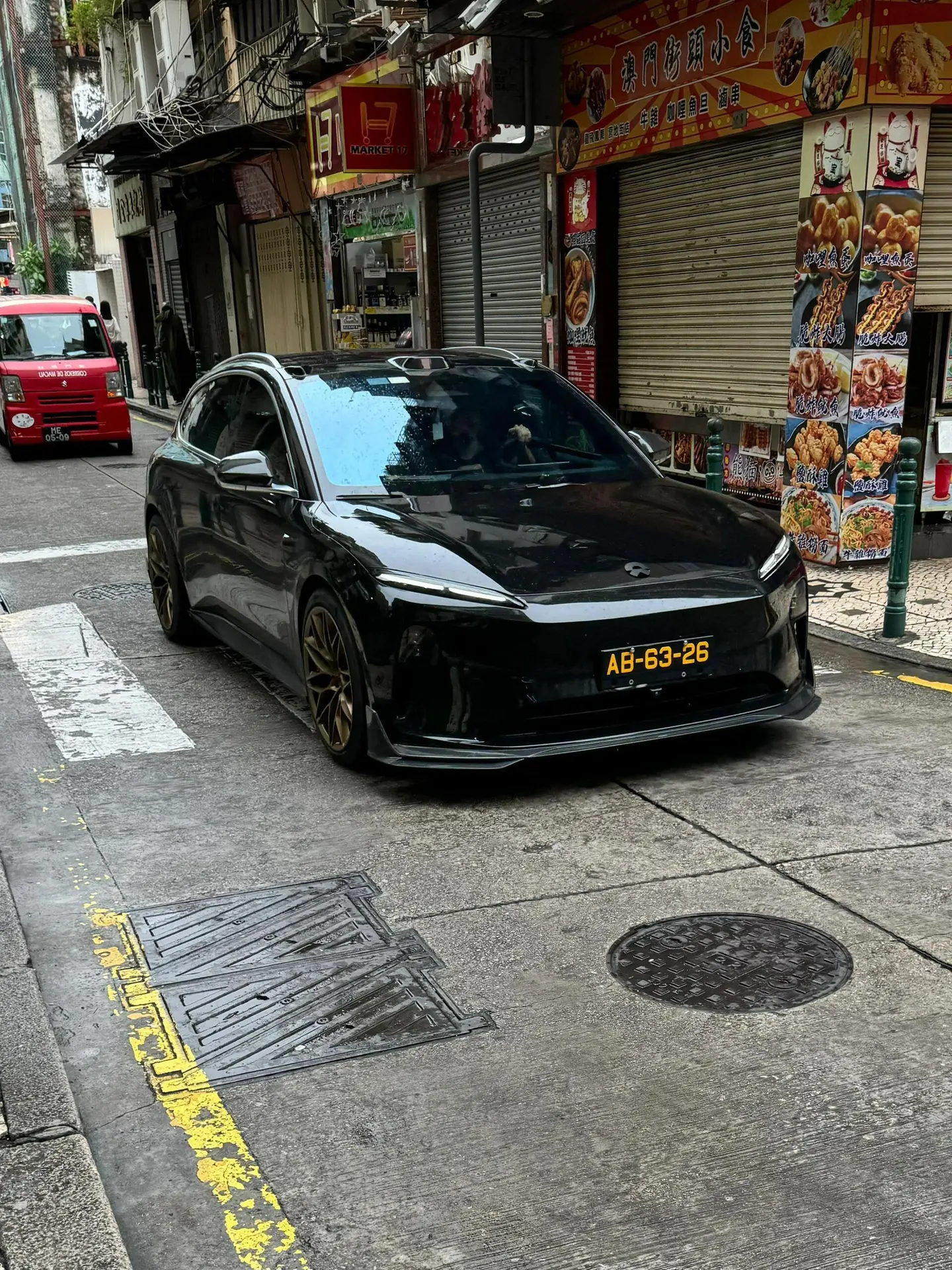 同样是蔚来，绿牌真的丑爆了…