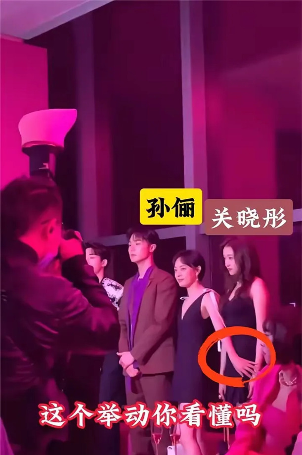 孙俪保护关晓彤











娱乐圈真是个大染缸！关晓彤分手后被骂惨了，