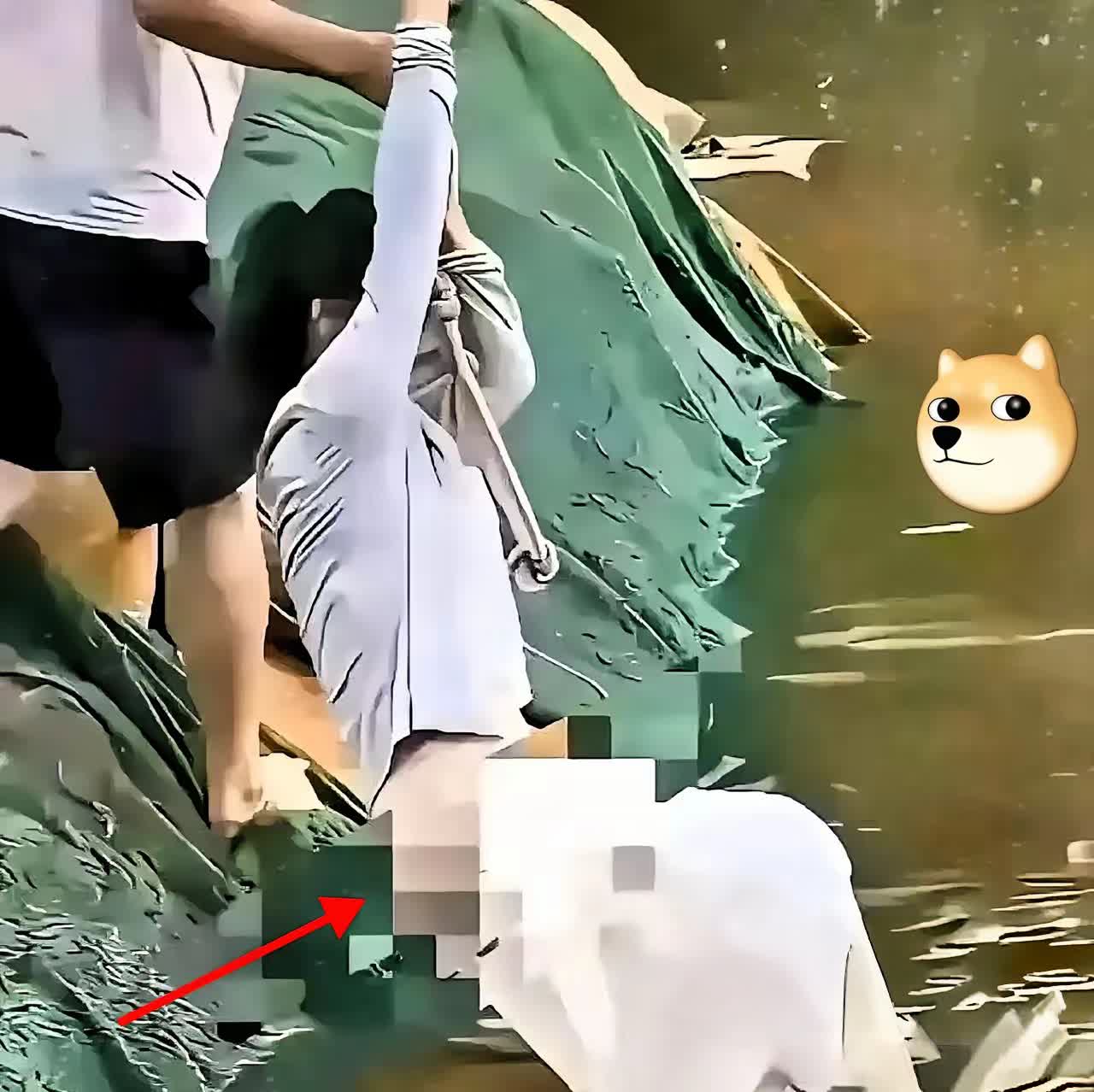 一觉醒来，出门旅游的都要谨慎了！
山西五台山一女子在旅游时不慎落水，被营救上岸