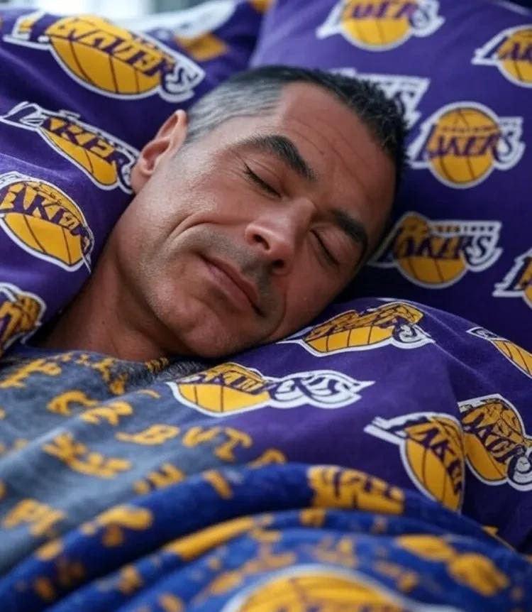 佩林卡快醒醒还睡呢，湖人在自由市场上一点动静都没有！
今天早上NBA自由市场开启