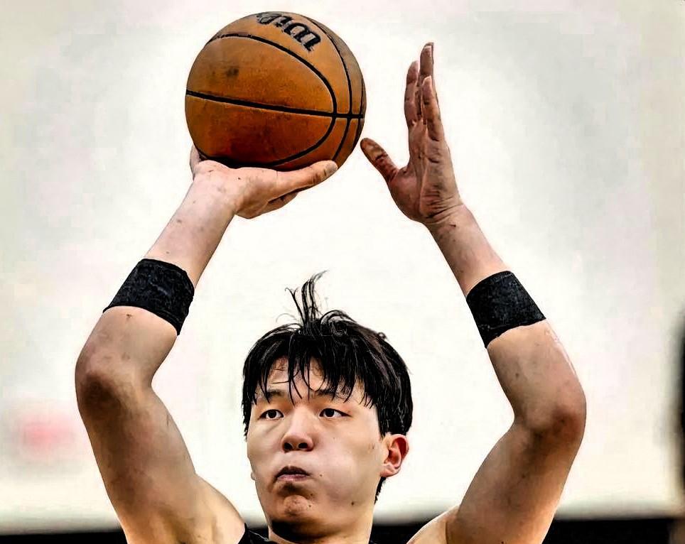 杨瀚森说出了心里话，句句在理！
小杨今日接受记者采访，被问到NBA的训练模式和C
