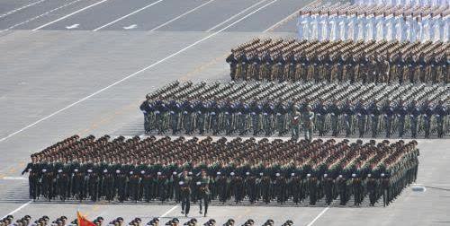 为什么日本现在如此害怕中国？

说实话，日本现在整个国家都表现出一种对华抗拒